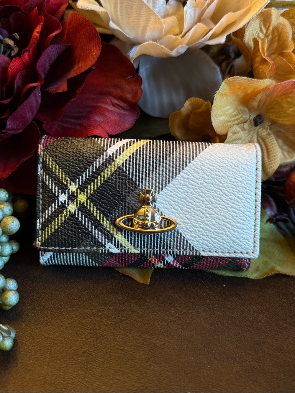 Vivienne Westwood Orb-Plaque Plaid Pattern Coated Canvas Key Case Wallet w/ Box - Picture 2 of 13